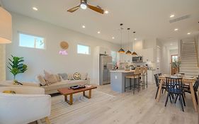 Modern Home Near Downtown With Fast Wifi, Bbq, Games & Ev Equipped!